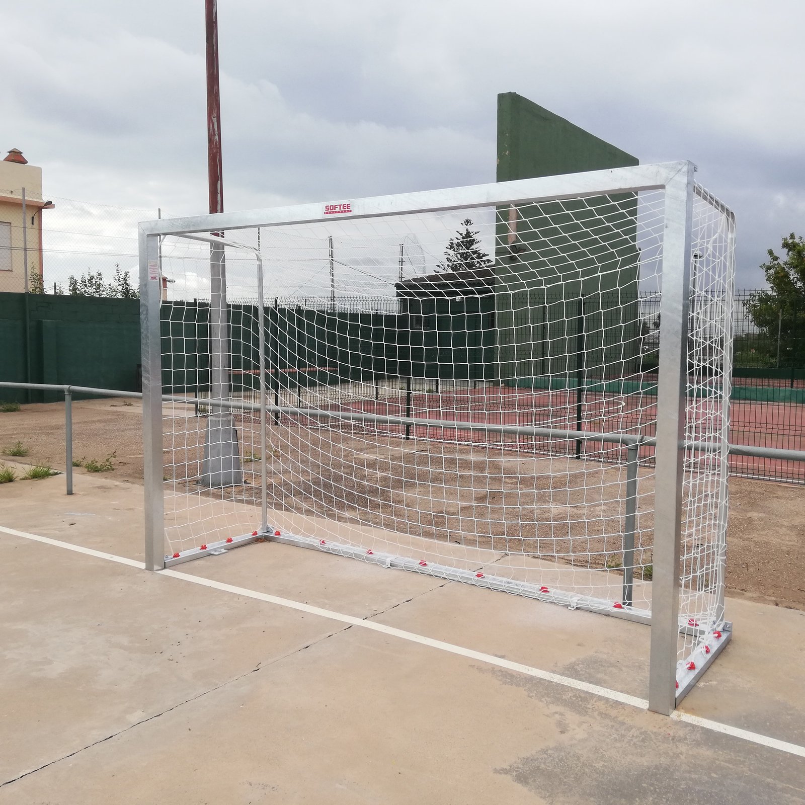 juego porterías galvanizadas fútbol sala/balonmano metálicas trasladables 80x80mm con base 80x40mm 6