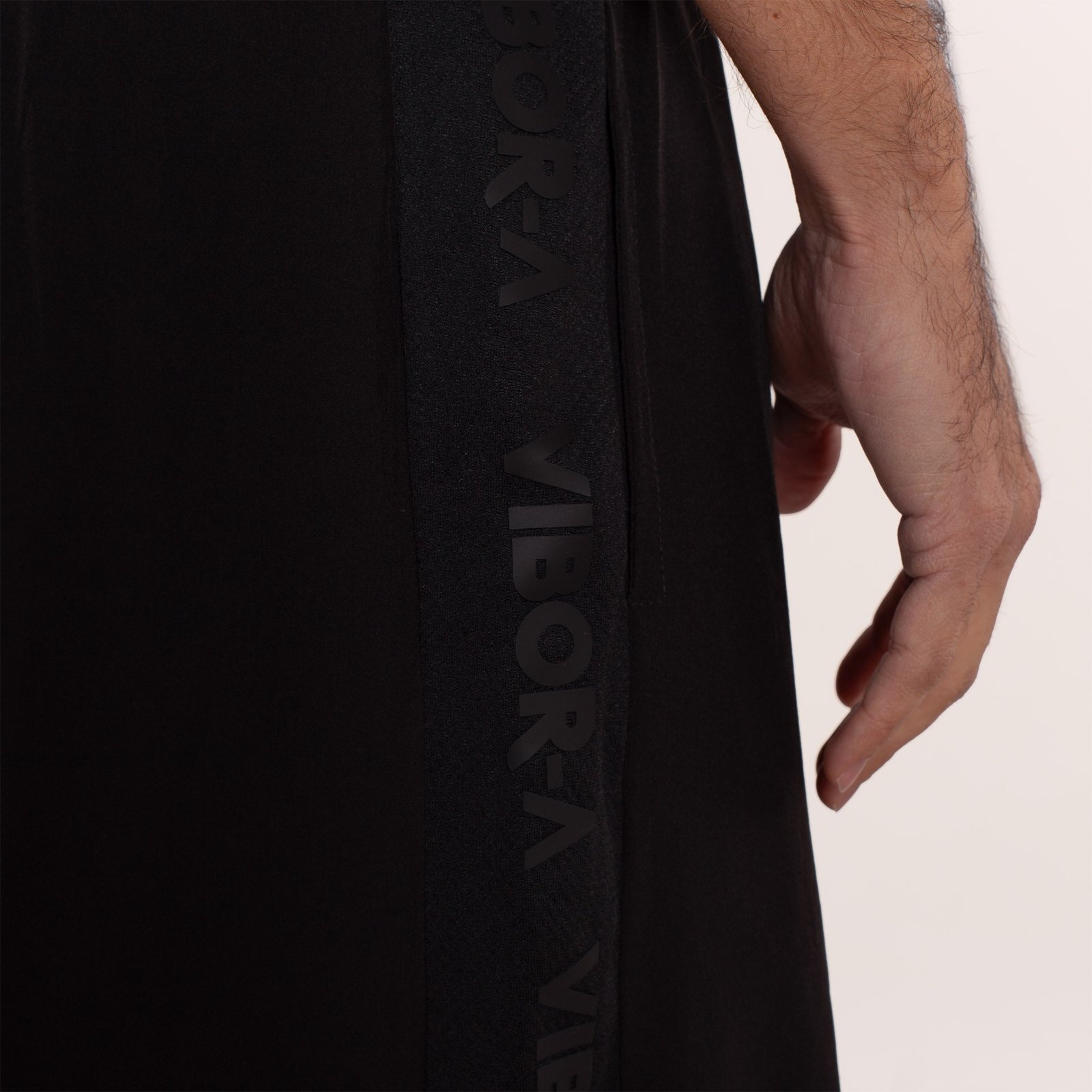 pantalón corto vibor-a atrox negro 4