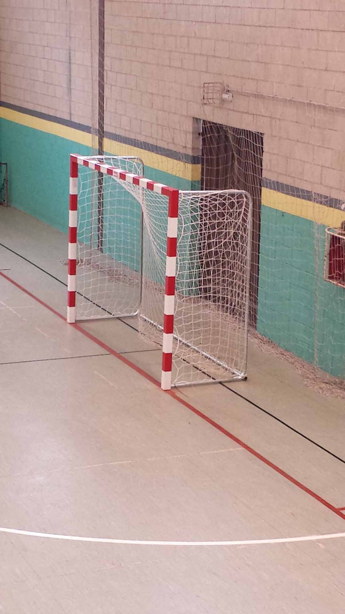 juego porterías aluminio balonmano-fútbol sala 80×80 trasladables con base tubo redondo 3